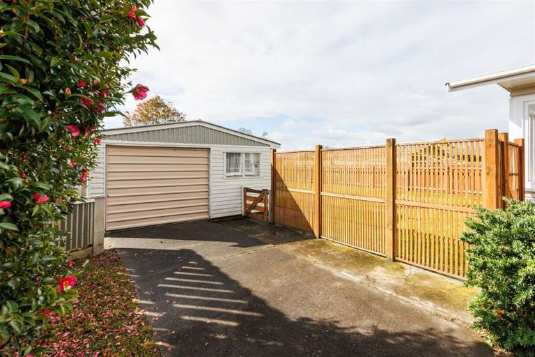 Photo of property in 39 Abraham Crescent, Milson, Palmerston North, 4414