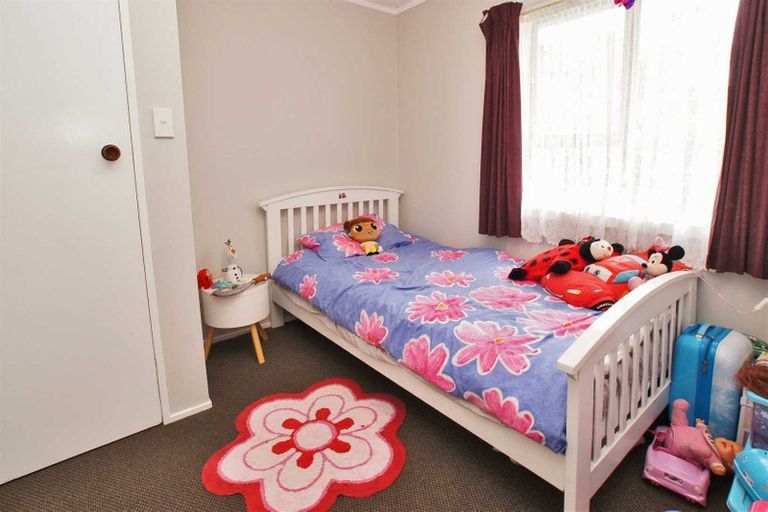 Photo of property in 16 Coventry Road, Melville, Hamilton, 3206