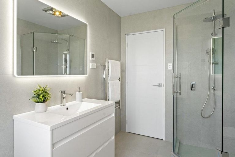 Photo of property in 38a Hyperion Drive, Randwick Park, Auckland, 2105