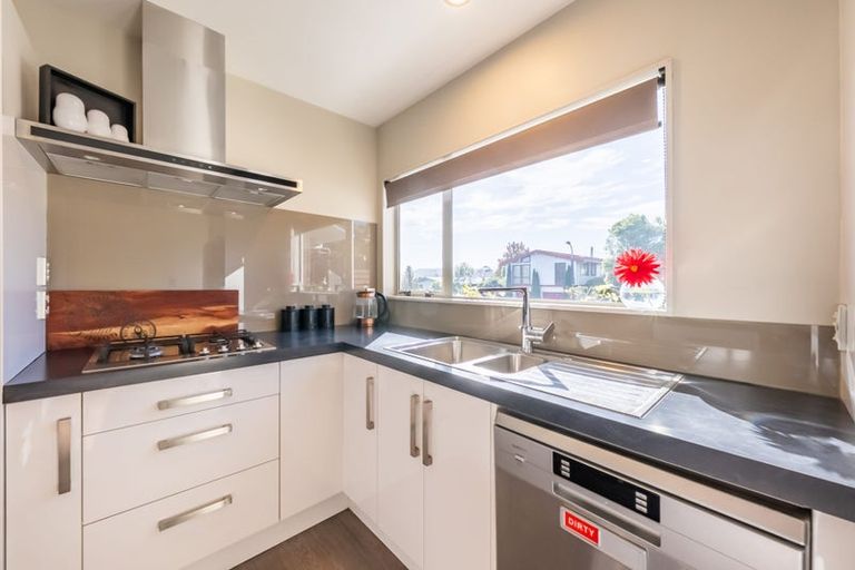 Photo of property in 10 Seymour Grove, Kingsley Heights, Upper Hutt, 5018