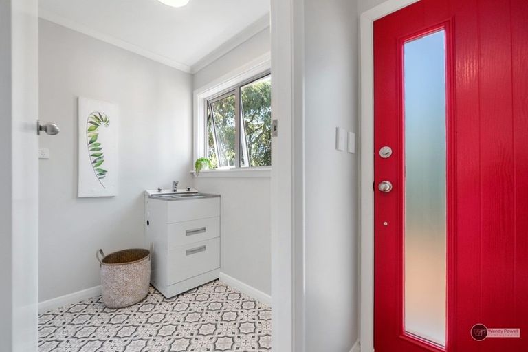 Photo of property in 1 Pembroke Street, Tawa, Wellington, 5028