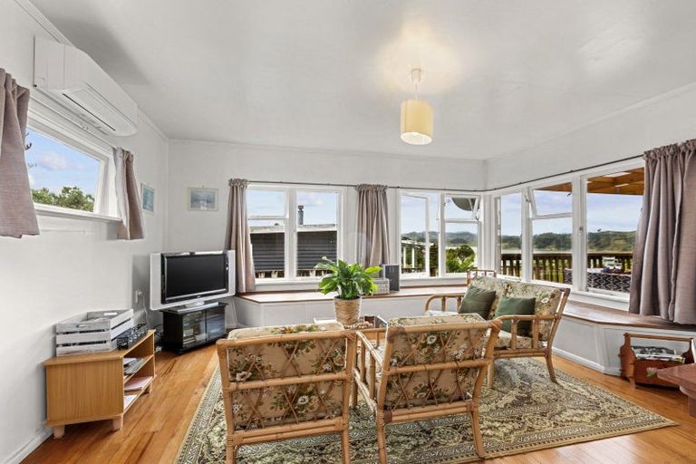 Photo of property in 92 Greenslade Road, Raglan, 3295