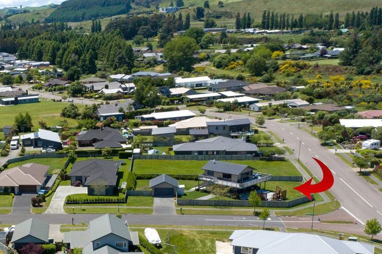 Photo of property in 136 Lisland Drive, Kinloch, Taupo, 3377