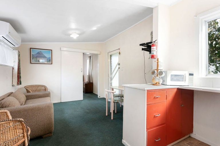 Photo of property in 98 Awapuni Road, Awapuni, Gisborne, 4010