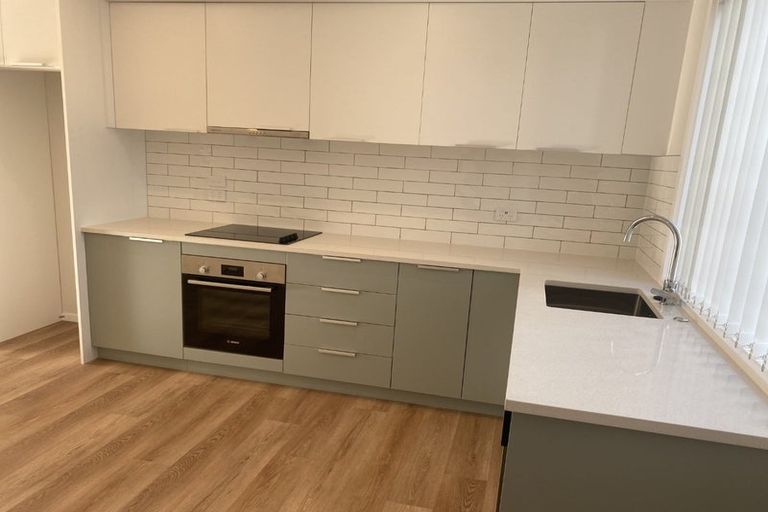 Photo of property in 15 Pukakaho Lane, Papatoetoe, Auckland, 2025