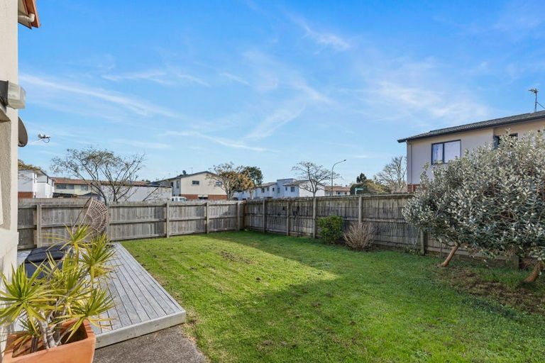 Photo of property in 2 Elwarth Way, Ranui, Auckland, 0612