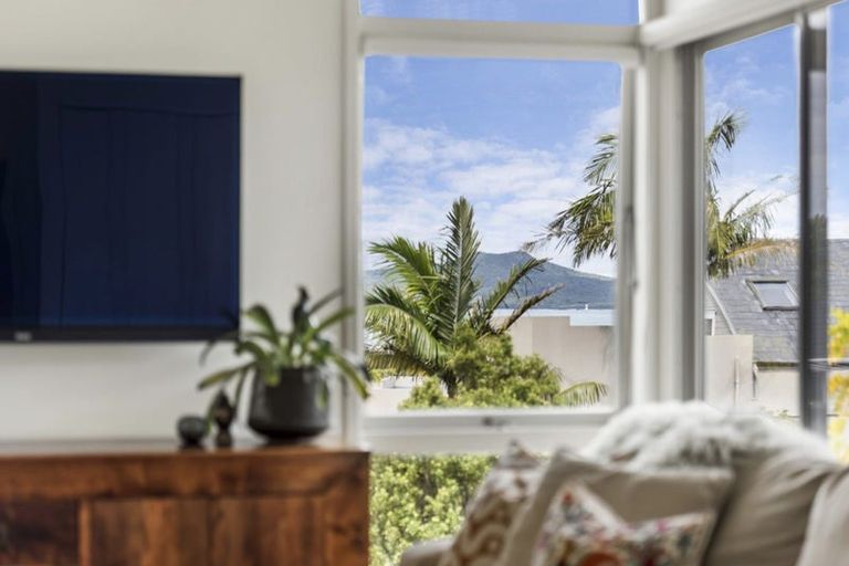 Photo of property in 53 Parr Terrace, Castor Bay, Auckland, 0620