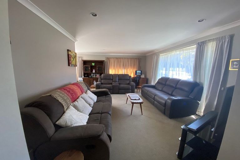 Photo of property in 48 Senator Drive, Manurewa, Auckland, 2105