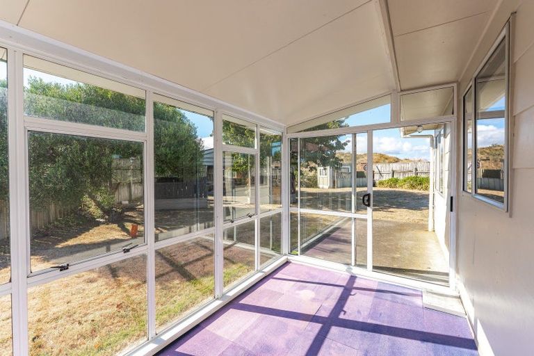 Photo of property in 52 Sarah Street, Waikawa Beach, Levin, 5573