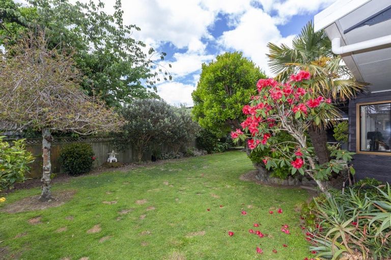 Photo of property in 15a Rosebank Grove, Waikanae, 5036