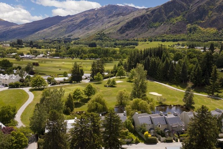 Photo of property in Millbrook Resort, 15 Fox's Rush, Arrowtown, 9371