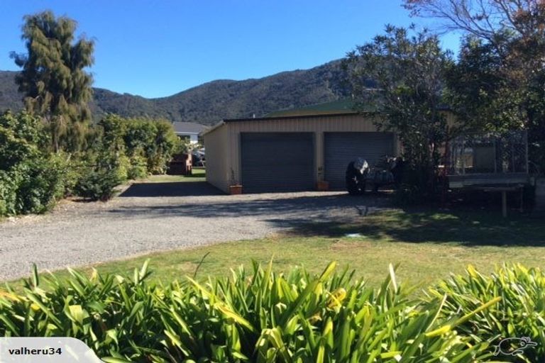 Photo of property in 5 The Parade, Okiwi Bay, French Pass, 7193