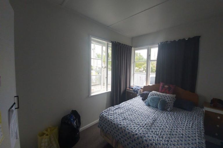 Photo of property in 43 Guthrie Street, Waterloo, Lower Hutt, 5011