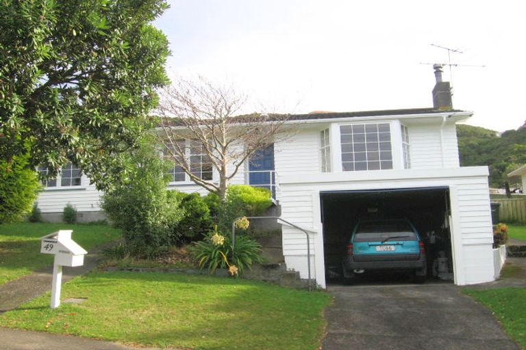 Photo of property in 49 Franklyn Road, Tawa, Wellington, 5028
