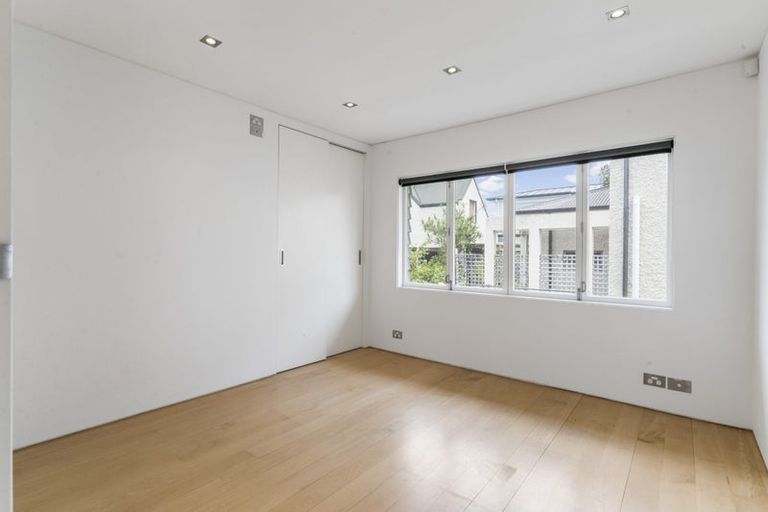 Photo of property in 7 Cecil Road, Milford, Auckland, 0620