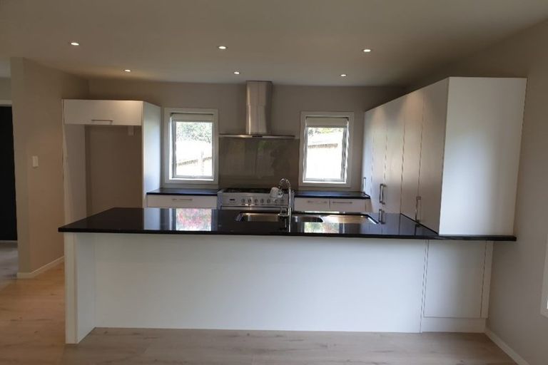 Photo of property in 34a Divich Avenue, Te Atatu South, Auckland, 0610