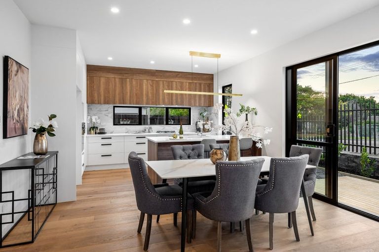 Photo of property in 41a Sunnynook Road, Forrest Hill, Auckland, 0620