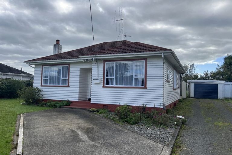 Photo of property in 28 Kings Drive, Levin, 5510