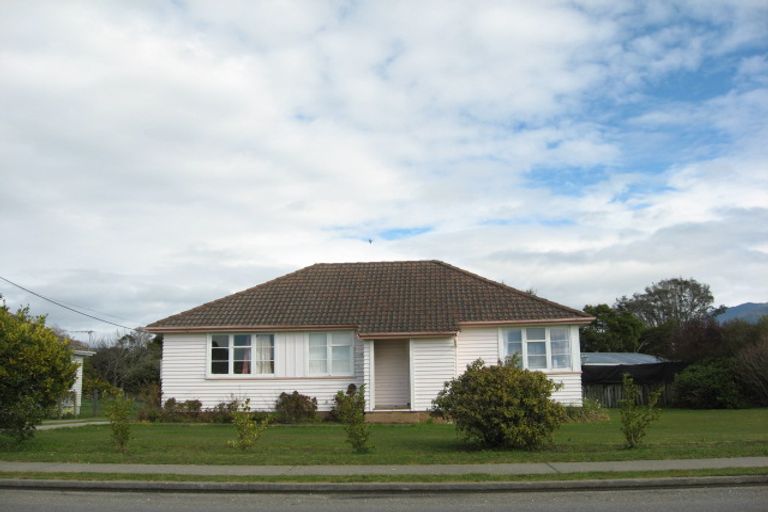 Photo of property in 6 Meihana Street, Takaka, 7110