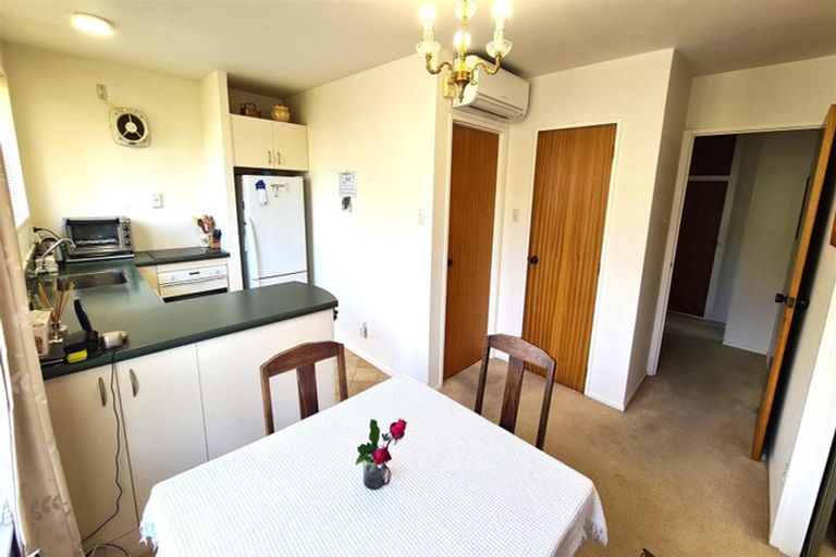 Photo of property in 2/8 Camrose Place, Ilam, Christchurch, 8041