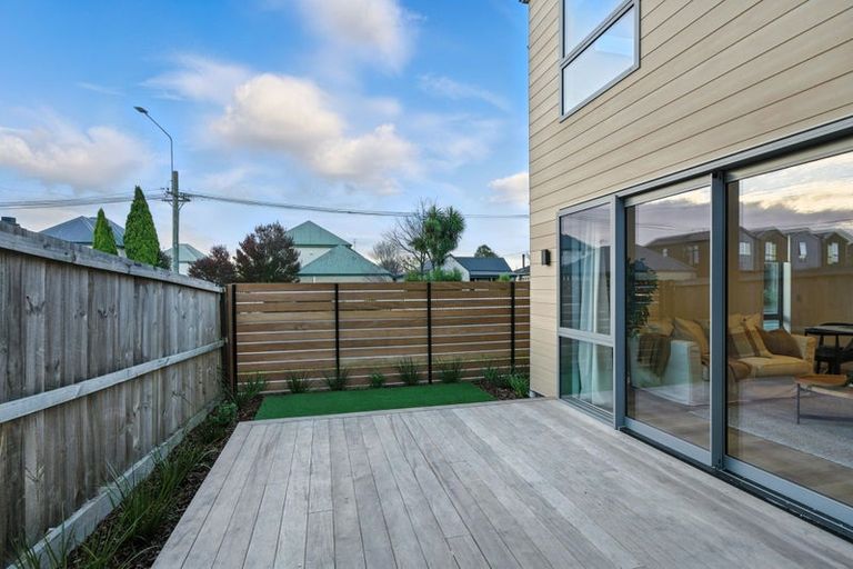 Photo of property in 112b Edgeware Road, St Albans, Christchurch, 8014
