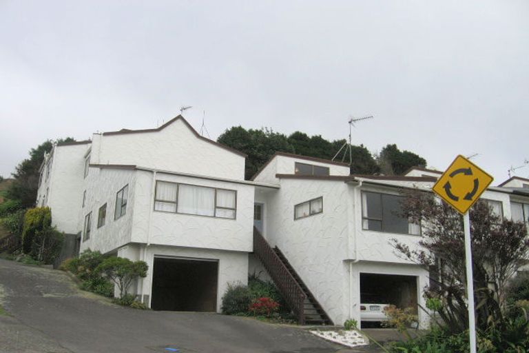 Photo of property in 11/29 Main Road, Tawa, Wellington, 5028