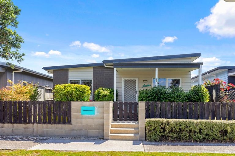 Photo of property in 9 Coprosma Close, Papamoa Beach, Papamoa, 3118