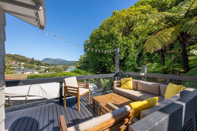 Photo of property in 12 Arthur Crescent, Waikawa, Picton, 7220