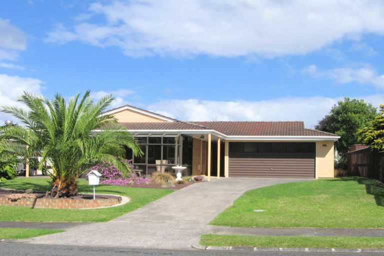 Photo of property in 18 Jane Gifford Place, Half Moon Bay, Auckland, 2012
