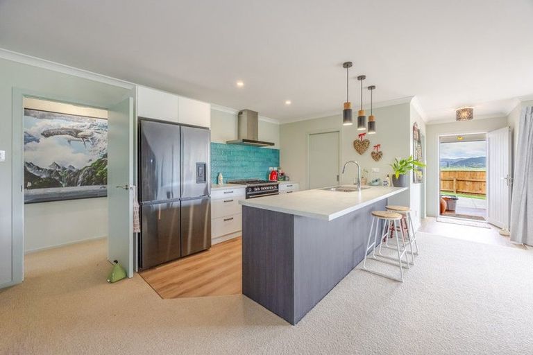 Photo of property in 11 Pohutukawa Drive, Eskdale, Napier, 4182