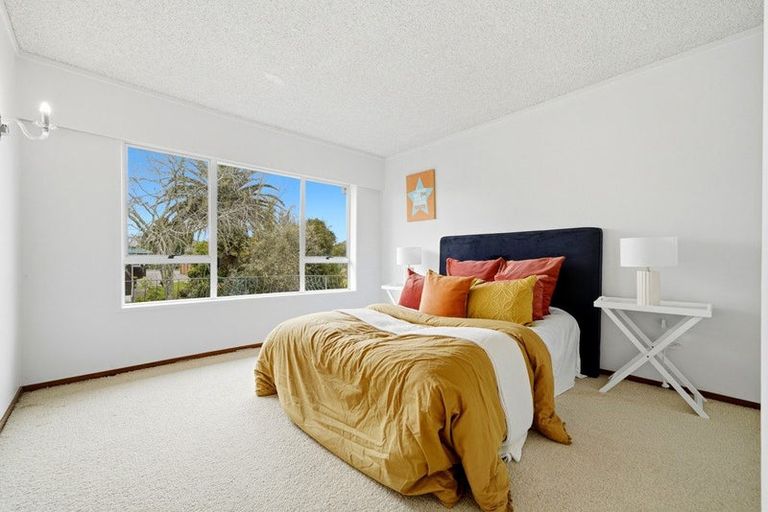 Photo of property in 4220a Great North Road, Glendene, Auckland, 0602