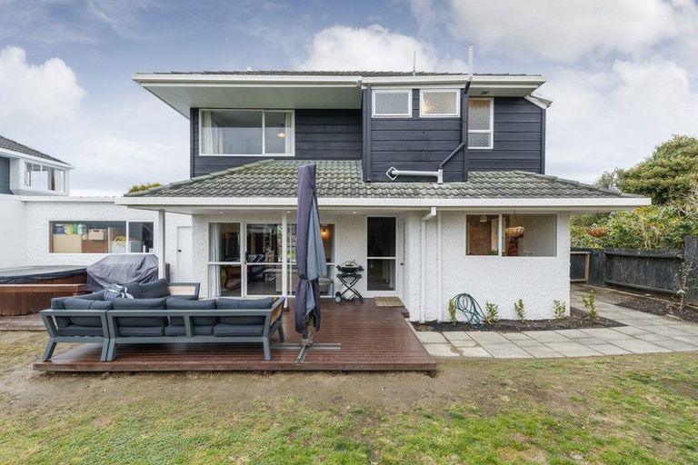 Photo of property in 23b Pahiatua Street, Hokowhitu, Palmerston North, 4410