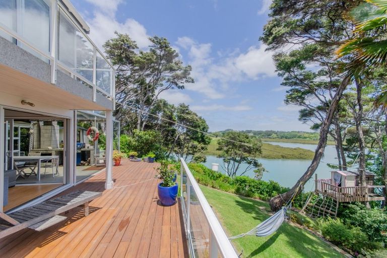 Photo of property in 24 Poplar Road, Stanmore Bay, Whangaparaoa, 0932