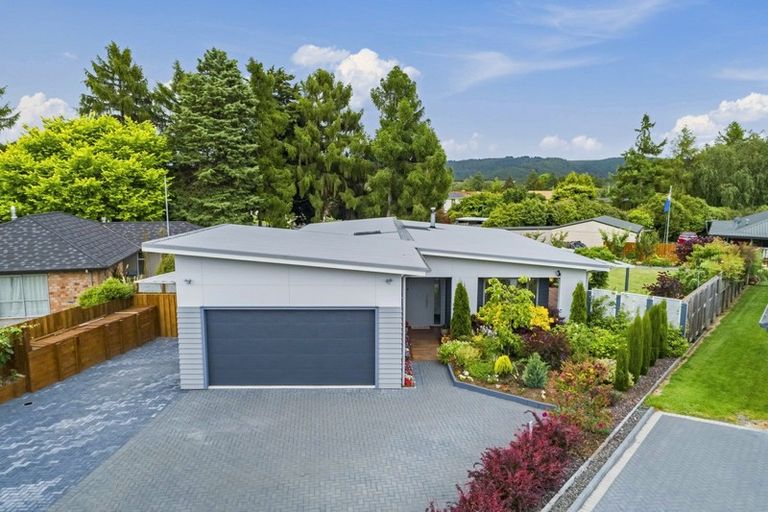 Photo of property in 8 Nursery Lane, Kinloch, Taupo, 3377