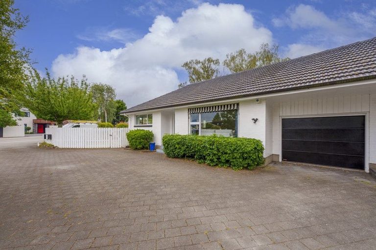 Photo of property in 124a Glandovey Road, Strowan, Christchurch, 8052