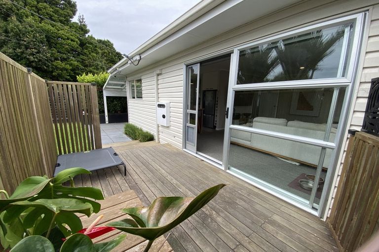 Photo of property in 1/38 Aeroview Drive, Beach Haven, Auckland, 0626
