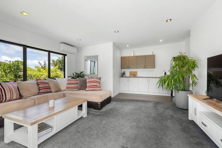 Photo of property in 1 Te Kawau Pass, Greenhithe, Auckland, 0632