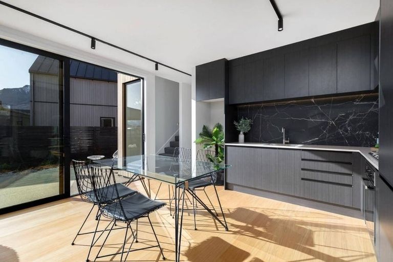 Photo of property in 7 Casterway Crescent, Jacks Point, 9371