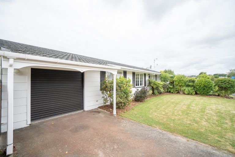 Photo of property in 1 Rakino Place, Awapuni, Palmerston North, 4412