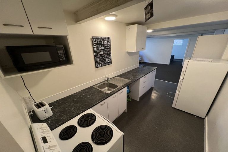 Photo of property in 2/239 Adelaide Road, Newtown, Wellington, 6021