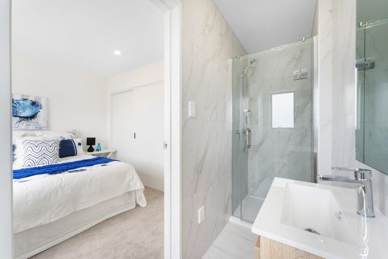 Photo of property in 45a Crestview Rise, Papakura, 2110