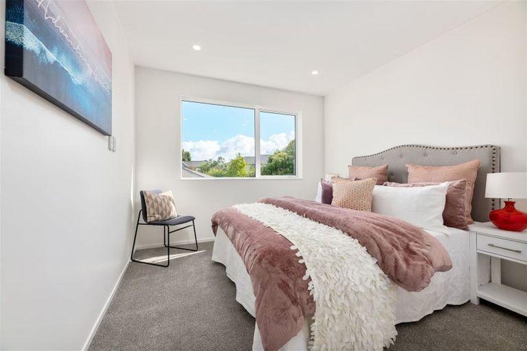 Photo of property in 3e Kingdale Road, Henderson, Auckland, 0610