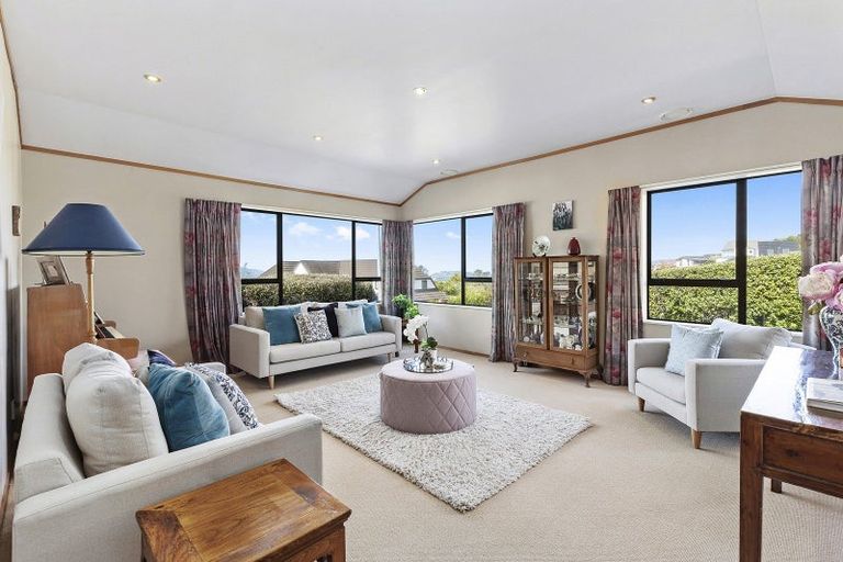 Photo of property in 31 Gurkha Crescent, Khandallah, Wellington, 6035