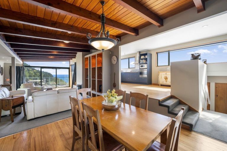 Photo of property in 52 Waitohu Road, York Bay, Lower Hutt, 5013