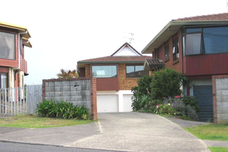 Photo of property in 1/74 Deep Creek Road, Torbay, Auckland, 0630