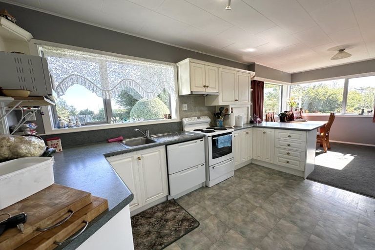 Photo of property in 177 Awarua School Road, Woodend, Invercargill, 9877