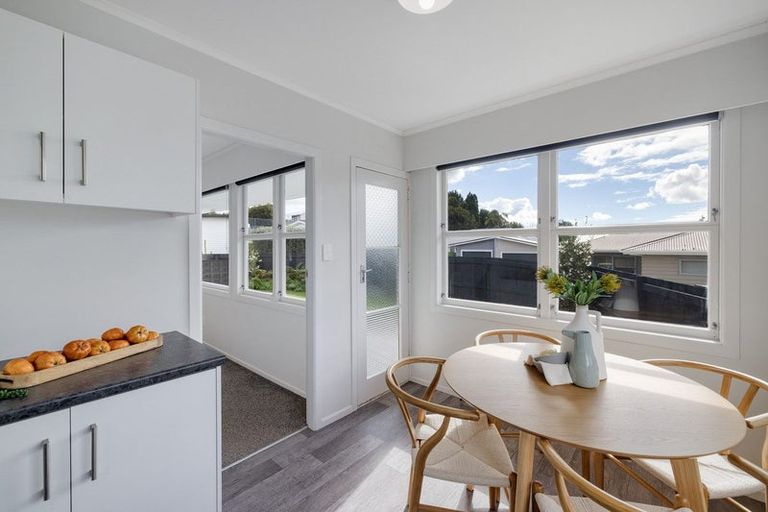 Photo of property in 8a Queen Road, Bellevue, Tauranga, 3110