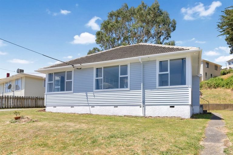 Photo of property in 96 Hampshire Street, Cannons Creek, Porirua, 5024