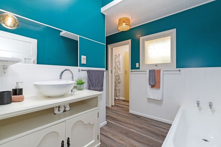 Photo of property in 28 Stirling Street, Te Aroha, 3320