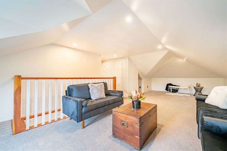 Photo of property in 6 Phar Lap Grove, Trentham, Upper Hutt, 5018